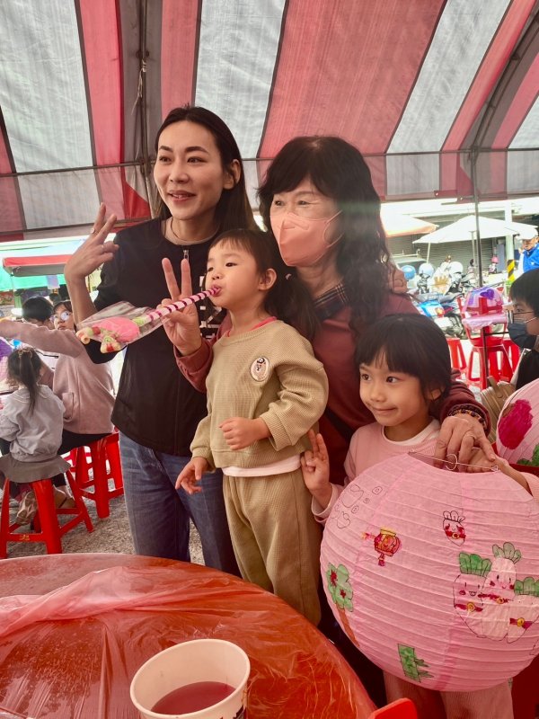 相簿：臺南竹篙厝上帝廟彩繪祈福燈活動