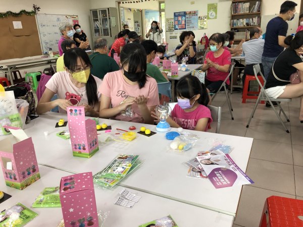 9月3日-崇善里親子青銀家庭日手作黏土同樂會