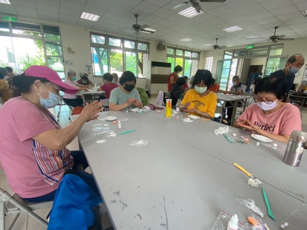 相簿：崇善里活動中心慶端午-手作黏土課程
