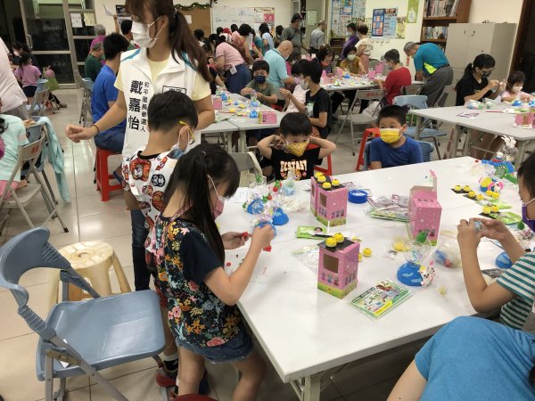 9月3日-崇善里親子青銀家庭日手作黏土同樂會