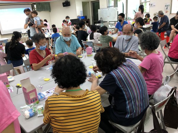 9月3日-崇善里親子青銀家庭日手作黏土同樂會