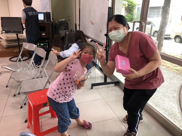 9月3日-崇善里親子青銀家庭日手作黏土同樂會