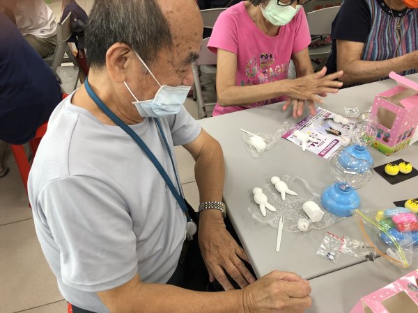 9月3日-崇善里親子青銀家庭日手作黏土同樂會