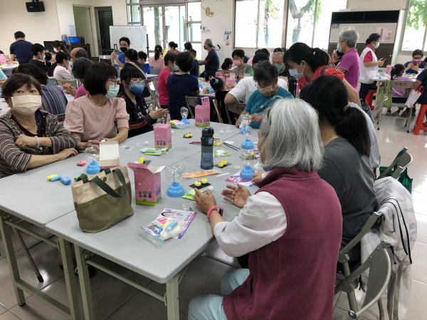 9月3日-崇善里親子青銀家庭日手作黏土同樂會