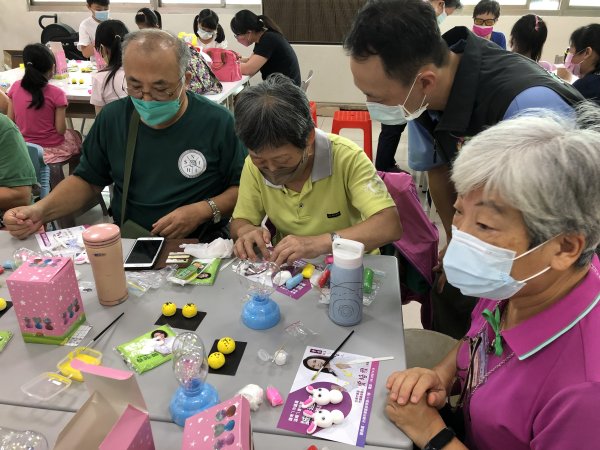 9月3日-崇善里親子青銀家庭日手作黏土同樂會