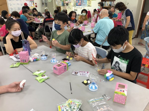 9月3日-崇善里親子青銀家庭日手作黏土同樂會