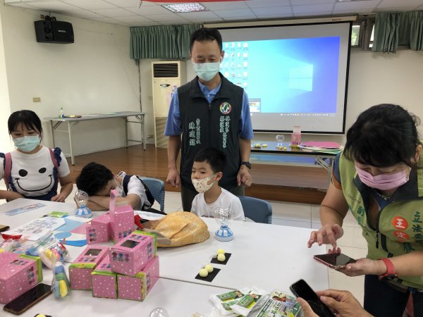 9月3日-崇善里親子青銀家庭日手作黏土同樂會
