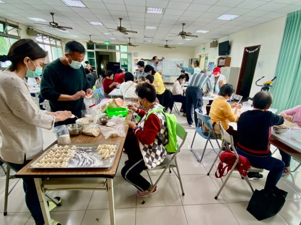 青銀共融~金元寶活動~包個金元寶歡喜迎兔年!!