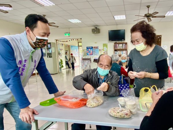 青銀共融~金元寶活動~包個金元寶歡喜迎兔年!!