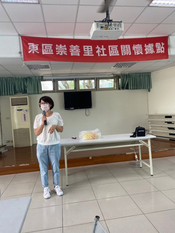 崇善里關懷據點與泓德長照攜手共度溫馨母親節