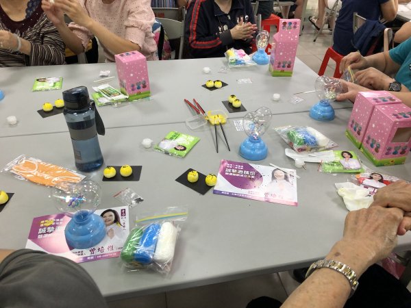 9月3日-崇善里親子青銀家庭日手作黏土同樂會