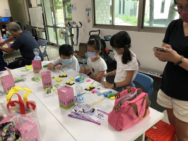 9月3日-崇善里親子青銀家庭日手作黏土同樂會