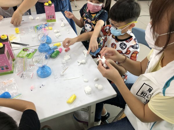 9月3日-崇善里親子青銀家庭日手作黏土同樂會