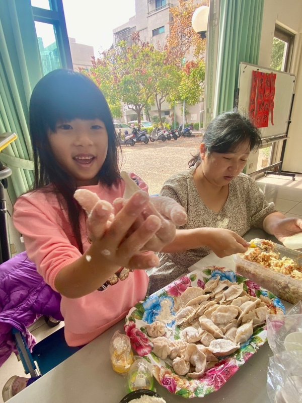 相簿：崇善里歡慶2024年舉辦大型集體包水餃金元寶活動