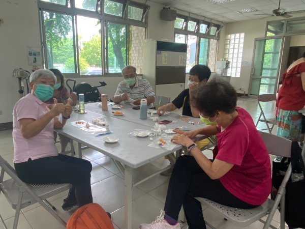 相簿：崇善里活動中心慶端午-手作黏土課程