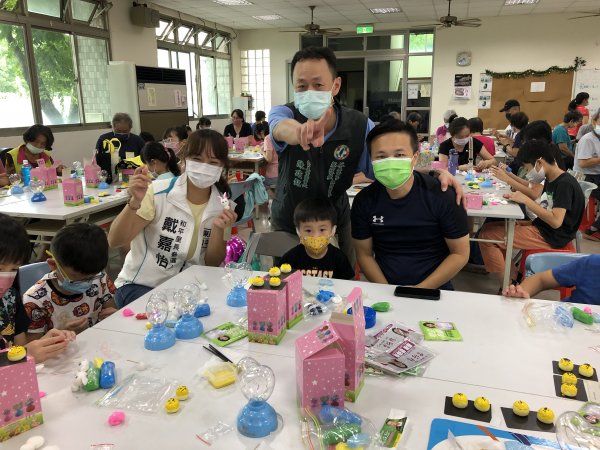 9月3日-崇善里親子青銀家庭日手作黏土同樂會