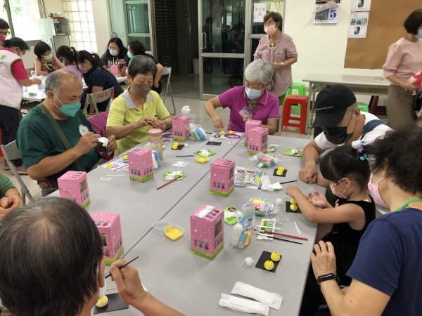9月3日-崇善里親子青銀家庭日手作黏土同樂會