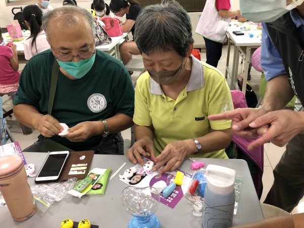 9月3日-崇善里親子青銀家庭日手作黏土同樂會