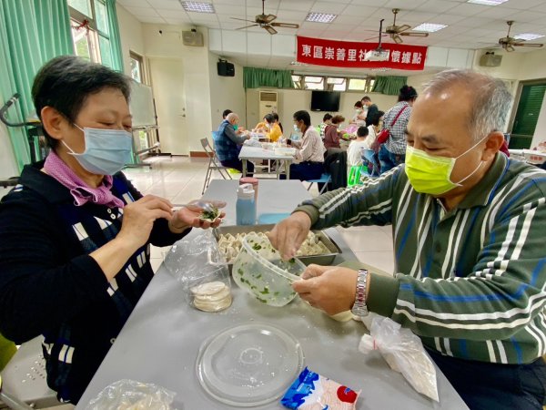 青銀共融~金元寶活動~包個金元寶歡喜迎兔年!!