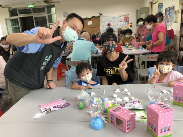 9月3日-崇善里親子青銀家庭日手作黏土同樂會