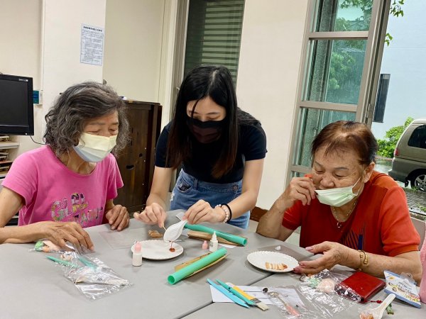 相簿：崇善里活動中心慶端午-手作黏土課程