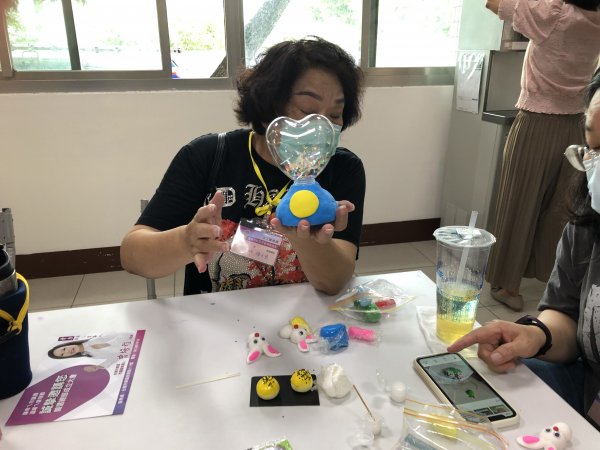 9月3日-崇善里親子青銀家庭日手作黏土同樂會