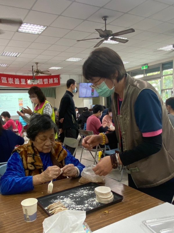 相簿：崇善里歡慶2024年舉辦大型集體包水餃金元寶活動