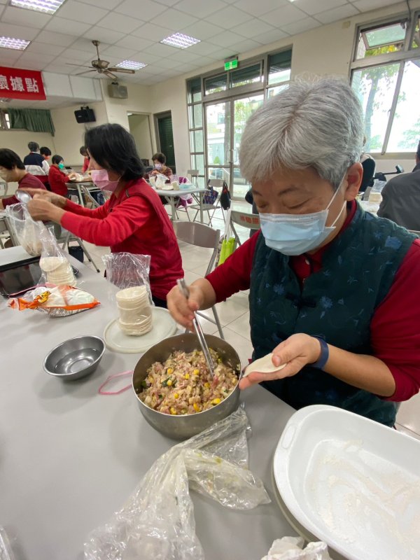 青銀共融~金元寶活動~包個金元寶歡喜迎兔年!!