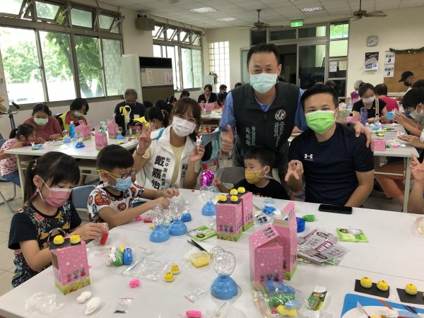 9月3日-崇善里親子青銀家庭日手作黏土同樂會