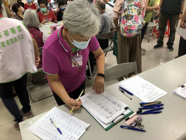 9月3日-崇善里親子青銀家庭日手作黏土同樂會