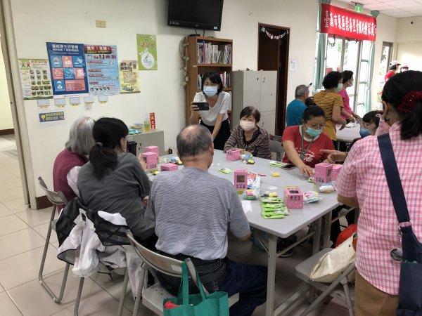 9月3日-崇善里親子青銀家庭日手作黏土同樂會