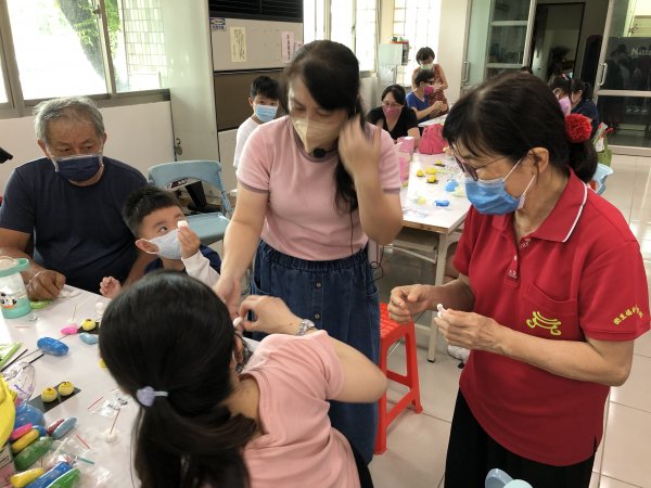 9月3日-崇善里親子青銀家庭日手作黏土同樂會