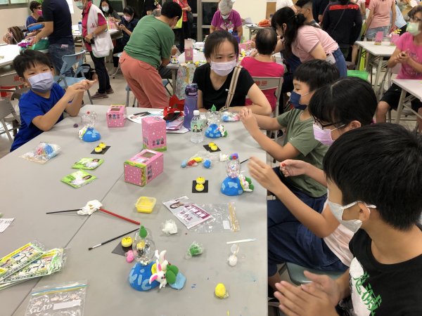 9月3日-崇善里親子青銀家庭日手作黏土同樂會