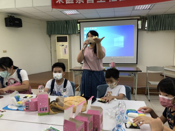 9月3日-崇善里親子青銀家庭日手作黏土同樂會