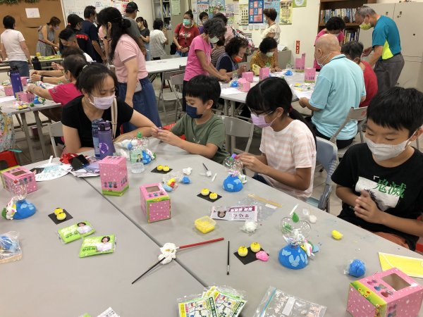 9月3日-崇善里親子青銀家庭日手作黏土同樂會