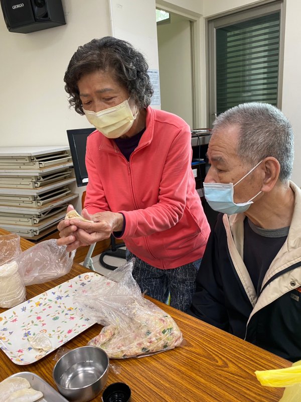 青銀共融~金元寶活動~包個金元寶歡喜迎兔年!!