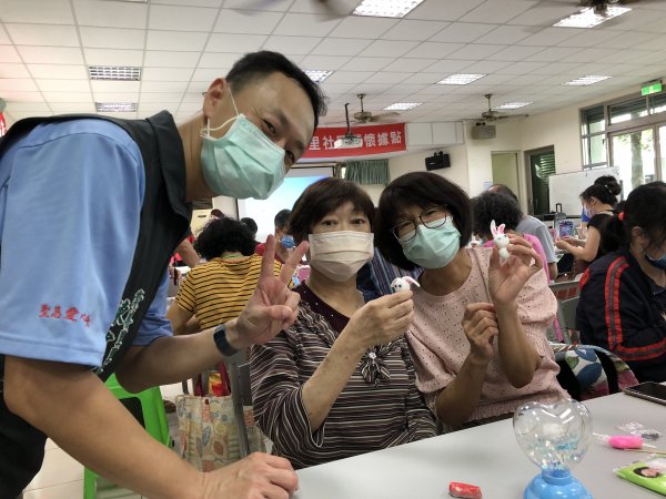 9月3日-崇善里親子青銀家庭日手作黏土同樂會