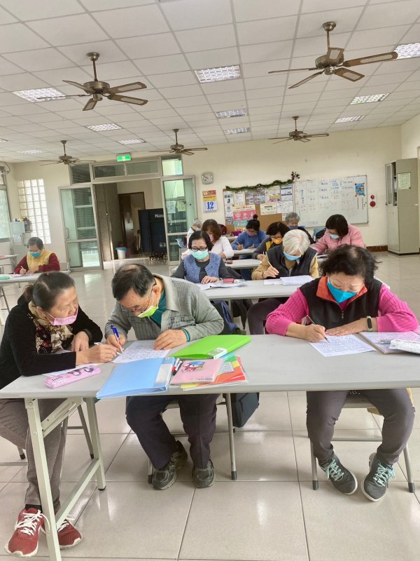 崇善里日常-星期四快樂學日文暨講座與長者共餐活動!!
