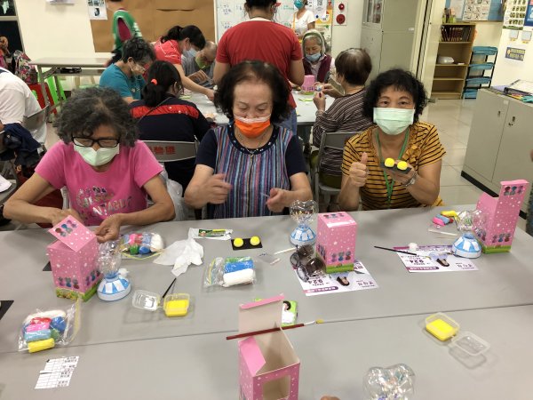 9月3日-崇善里親子青銀家庭日手作黏土同樂會