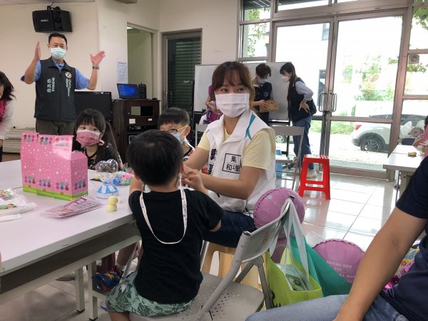 9月3日-崇善里親子青銀家庭日手作黏土同樂會