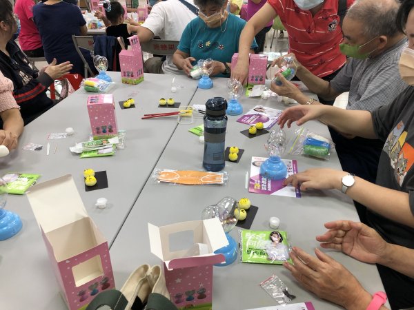 9月3日-崇善里親子青銀家庭日手作黏土同樂會