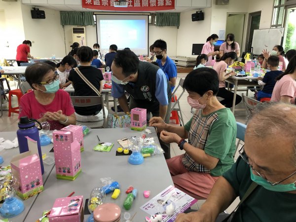 9月3日-崇善里親子青銀家庭日手作黏土同樂會