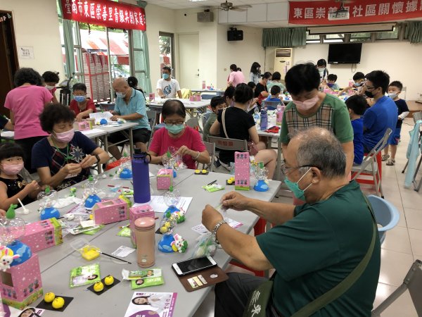 9月3日-崇善里親子青銀家庭日手作黏土同樂會