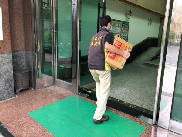 愛心物資再一波！感謝台灣美發展交流協會贈送物資給予里內獨居長者與中低收民