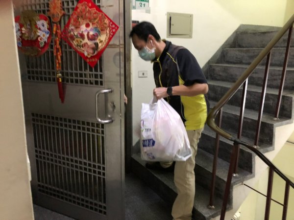愛心物資再一波！感謝台灣美發展交流協會贈送物資給予里內獨居長者與中低收民