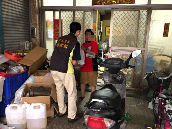愛心物資再一波！感謝台灣美發展交流協會贈送物資給予里內獨居長者與中低收民