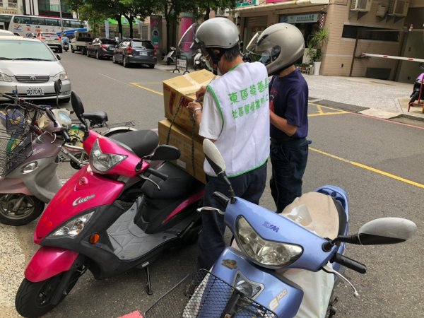 愛心物資再一波！感謝台灣美發展交流協會贈送物資給予里內獨居長者與中低收民