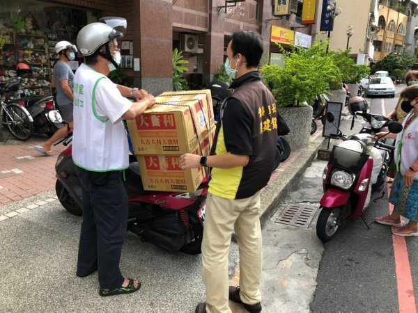 愛心物資再一波！感謝台灣美發展交流協會贈送物資給予里內獨居長者與中低收民
