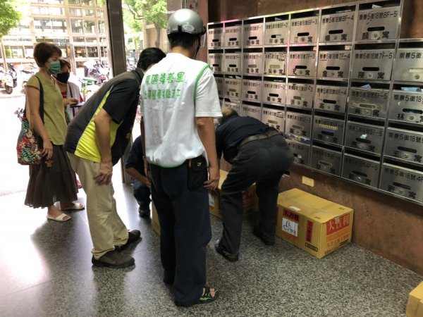 愛心物資再一波！感謝台灣美發展交流協會贈送物資給予里內獨居長者與中低收民