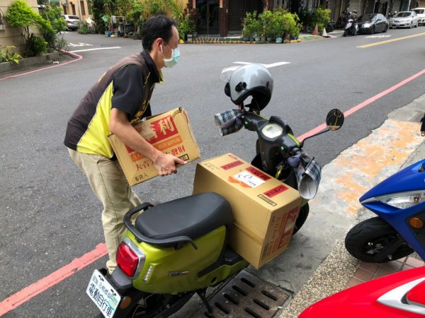 愛心物資再一波！感謝台灣美發展交流協會贈送物資給予里內獨居長者與中低收民